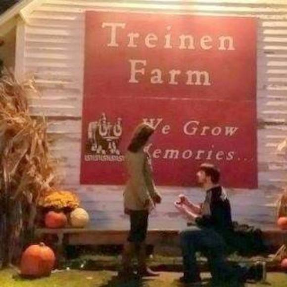 Meet your Posher, Nicole - Picture 1 of 1